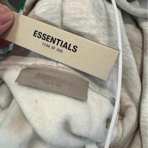 Fear of God Essentials Hoodie Light Oatmeal - Picture 5 of 7